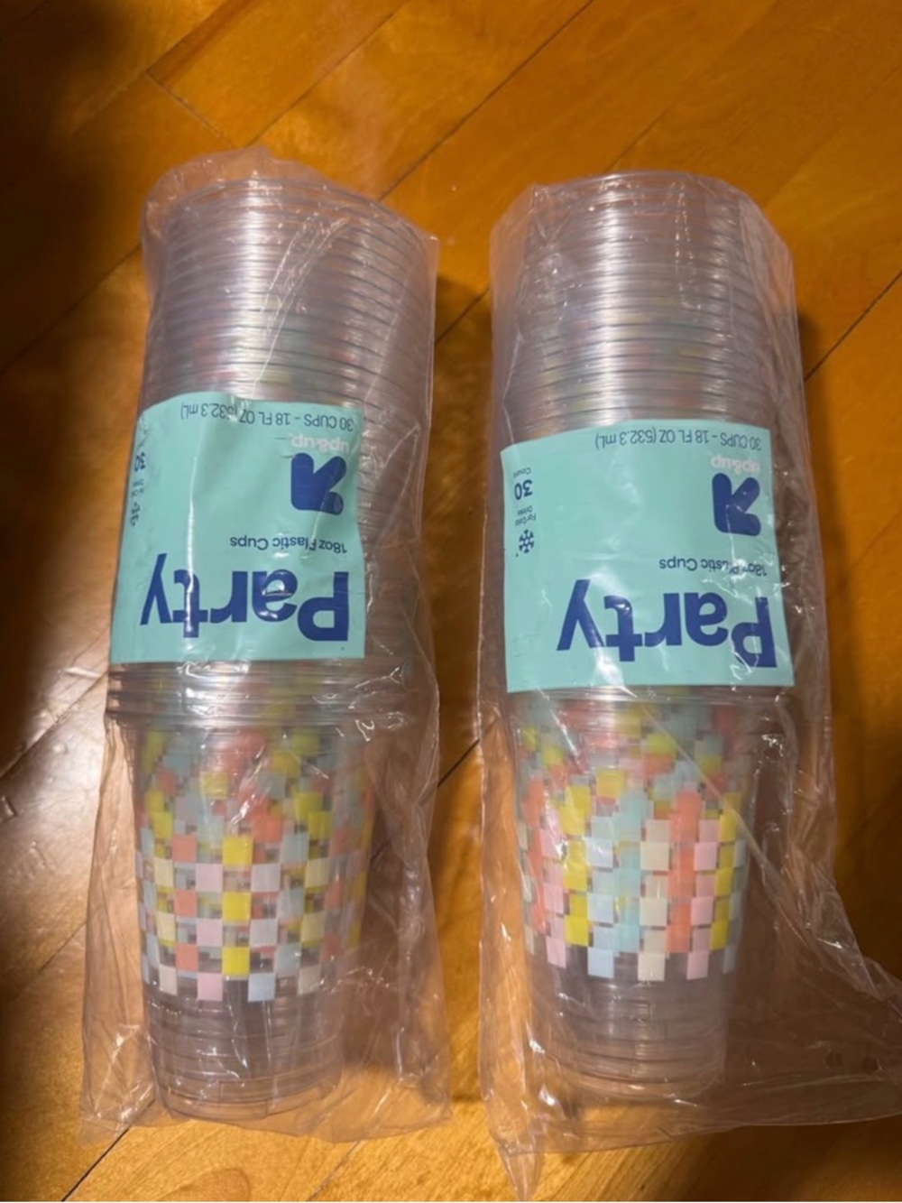 Clear disposable plastic party cups (18 oz)